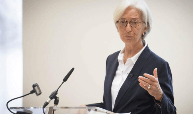 Lagarde: Nakit desteği ertelememeli