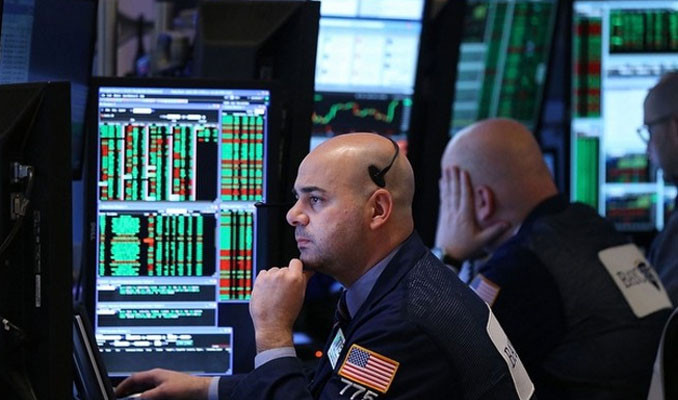 Wall Street haftaya düşüşle başladı