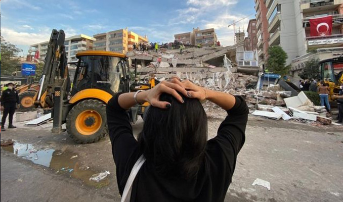 İzmir’de 5.0 büyüklüğünde artçı deprem