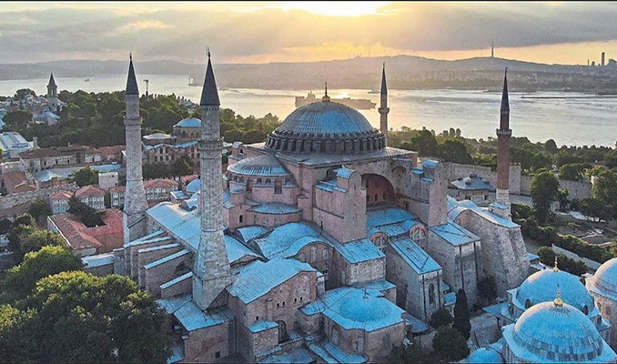 Cumhurbaşkanı Erdoğan'dan Ayasofya Camii'ne 2 hediye