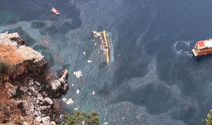 Antalya'daki tekne kazasında 1 kişi öldü, 37 kişi kurtuldu