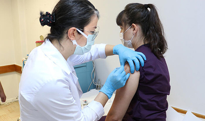 1 milyona yakın kişi Çin'de Kovid-19 aşısı oldu