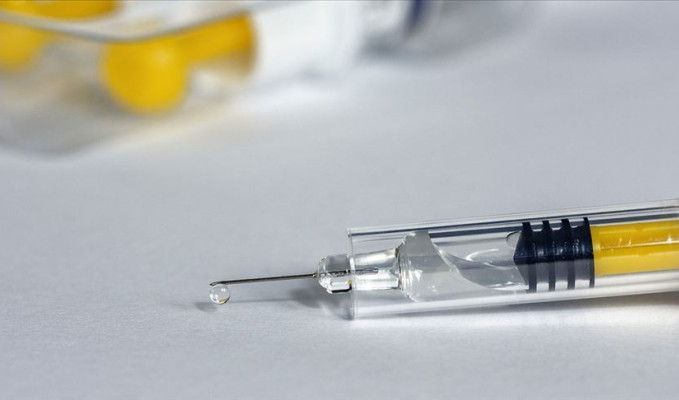 Almanya aşı için Noel'den önce onay bekliyor