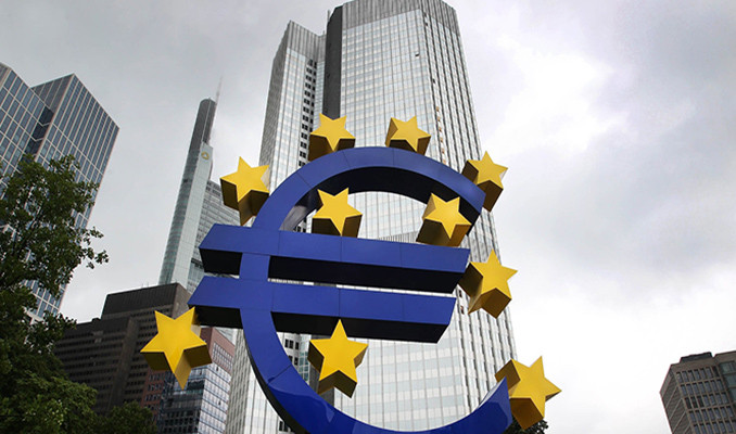 ECB: Krize rağmen euro'ya ilgi sürüyor