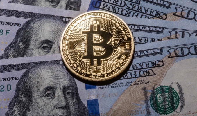 Bitcoin'de yeni tarihi rekor 23,777 dolar