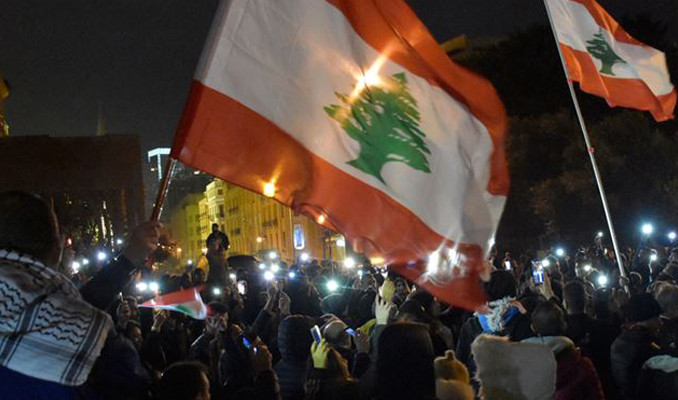 Lübnan'da dolar protestosu