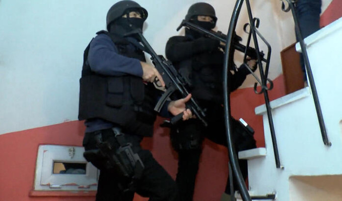İstanbul'da DEAŞ ve El Kaide operasyonu