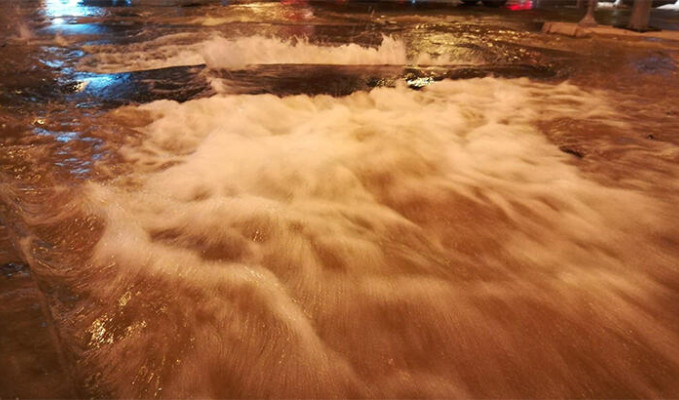 Susuzluk tehdidi yaşayan İzmir'de tonlarca su boşa aktı