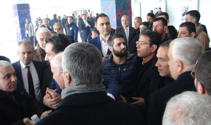 Şanlıurfa'da CHP kongresinde arbede: Çevik kuvvet önlem aldı