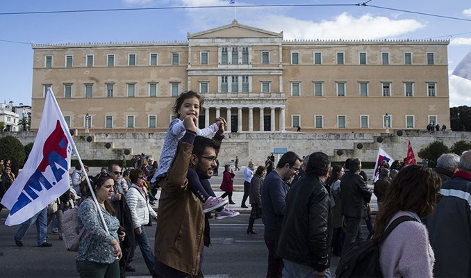 Yunanistan'da memur grevi hayatı felç etti