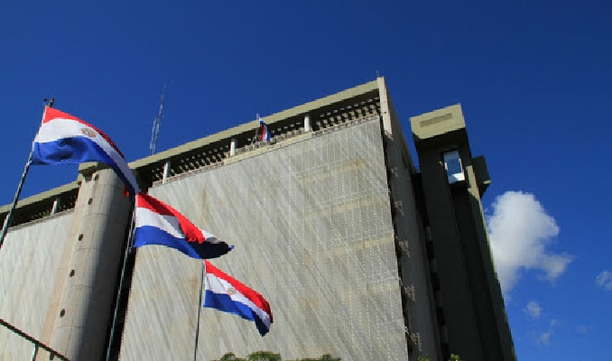 Bir faiz indirimi de Paraguay'dan 