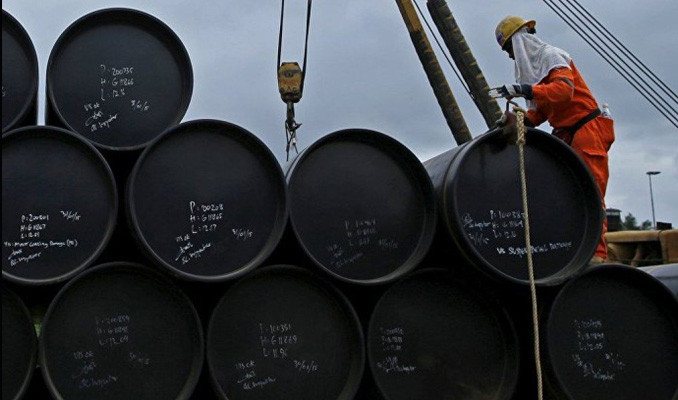 Brent petrolün varili fiyatı 26,16 dolar