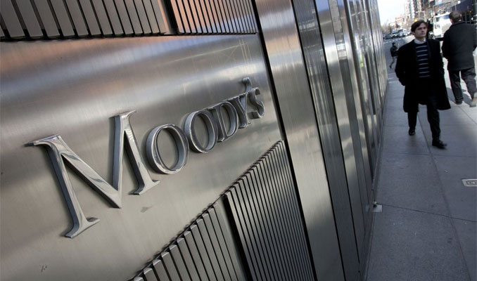 Moody's Kovid-19 nedeniyle küresel büyüme tahminini aşağı çekti