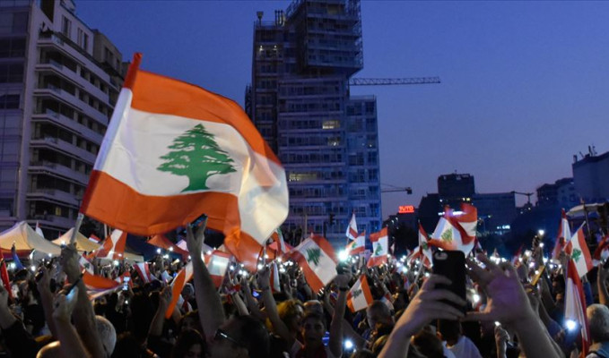  Lübnan'da 20 bankanın varlıklarını donduran karar durduruldu