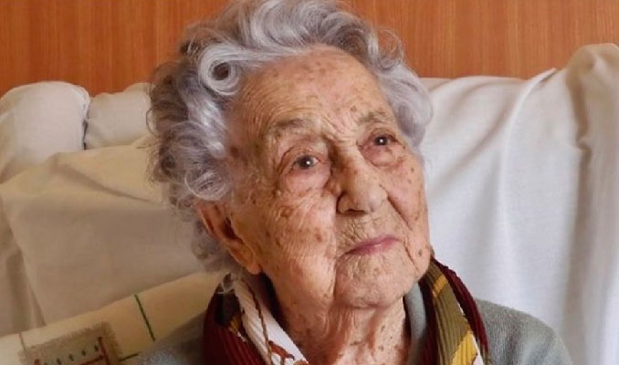 İspanya'da 113 yaşındaki kadın Kovid-19'u yendi