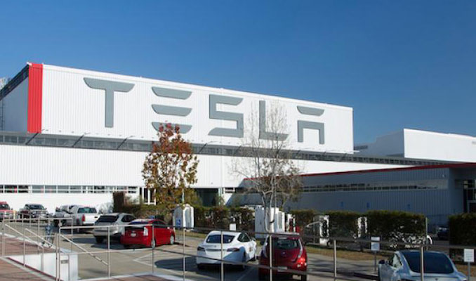 Trump'tan California yönetimine 'Tesla' çağrısı