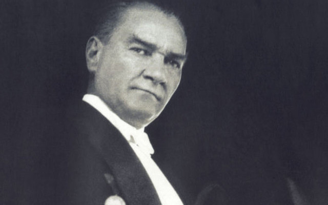 Alman dergisinde 'En büyük devrimci' Atatürk
