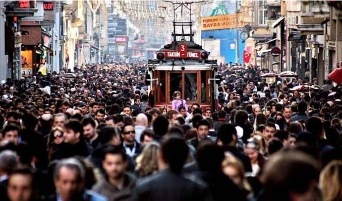 İstanbul'un genç nüfusu 76 ili geride bıraktı