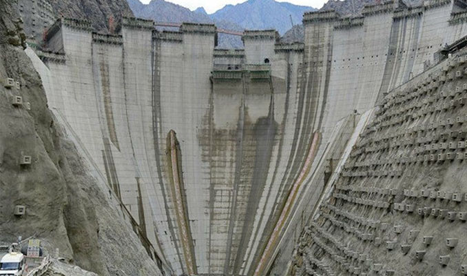 Türkiye'nin en yüksek barajında son 70 metre kaldı 