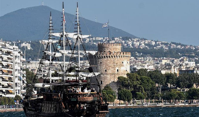 Yunanistan 15 Haziran'dan itibaren turist kabul edecek