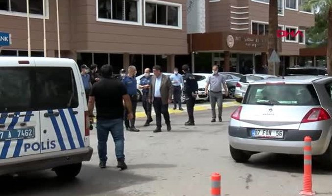 Antalya Esnaf Odaları binası için bomba ihbarı