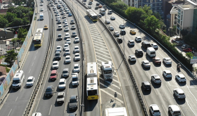 İstanbul'da trafik yoğunluğu artıyor