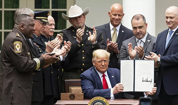 ABD'de polis reformu: Trump kararnameyi imzaladı
