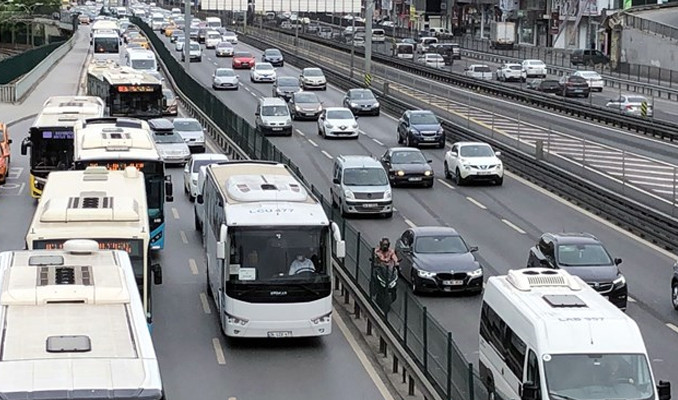İstanbul'da trafik yoğunluğu yüzde 63'e ulaştı