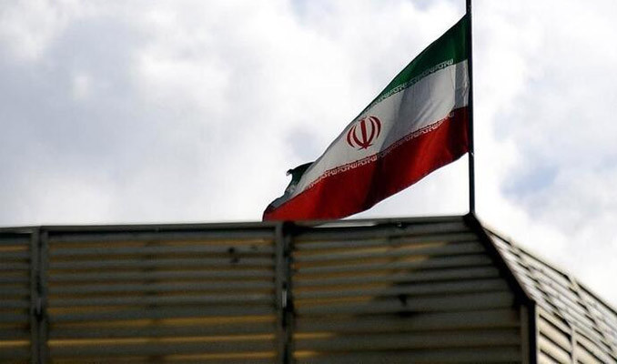İran bankalarına para aklayan yetkililere ceza