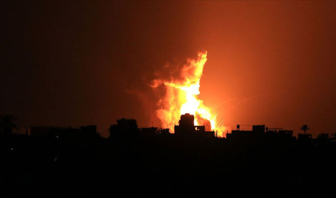 İsrail Gazze'de Hamas'a ait bir gözetleme noktasını vurdu