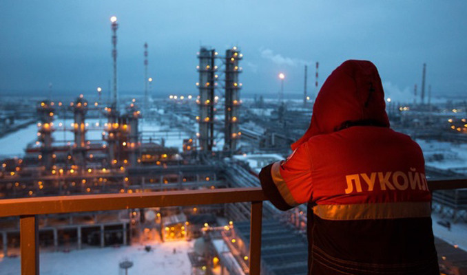 Rusya'nın petrol gelirleri azaldı