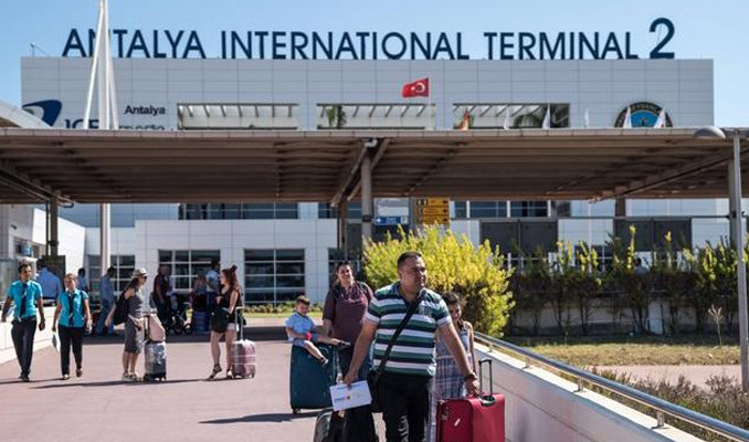 Antalya'ya yaklaşık 850 bin turist geldi