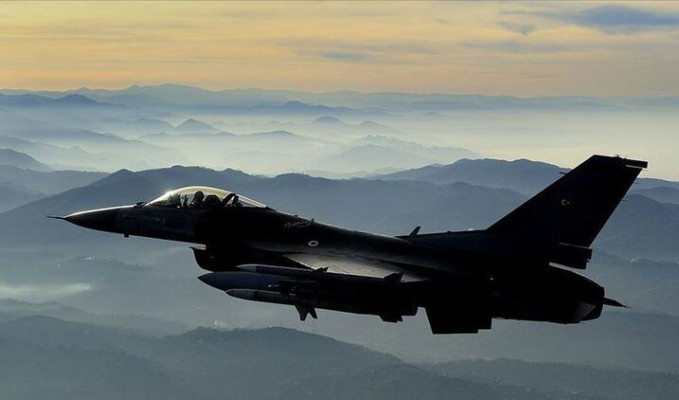 MSB: Yunanistan'a ait 6 adet F-16 havada önlendi