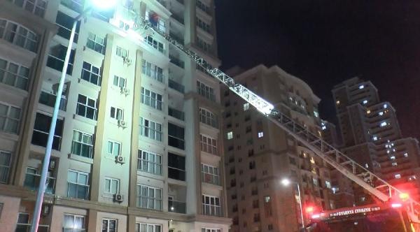 15 katlı binada yangın dehşeti