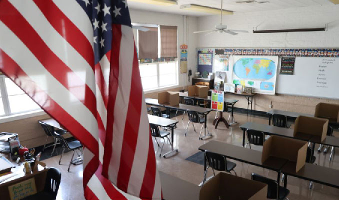 ABD'de okullar salgının gölgesinde açılıyor