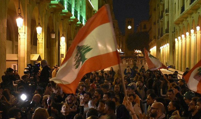Lübnan’da ekonomi patlamayla kıyameti yaşadı
