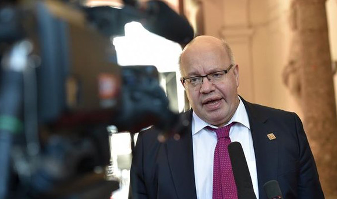 Almanya Ekonomi Bakanı artan yeni vakalardan endişeli