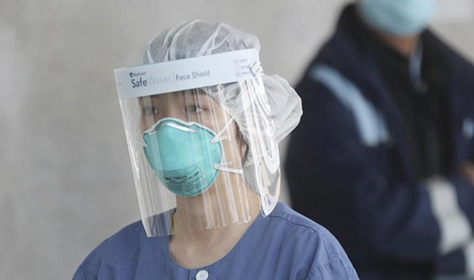 Korona virüse karşı maske mi yüz siperi mi?