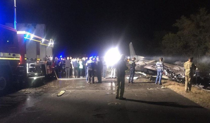 Ukrayna'da askeri uçak düştü: 25 ölü