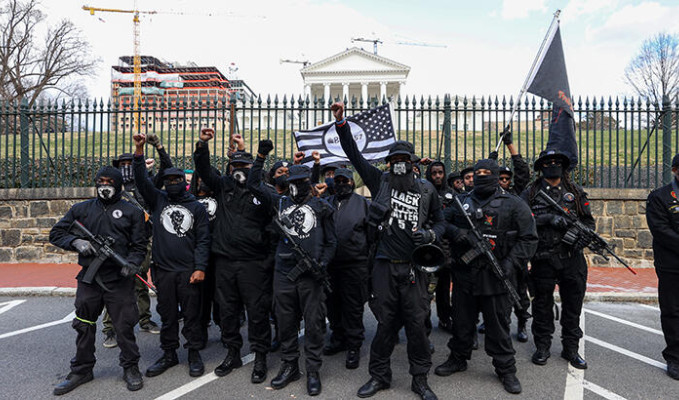 ABD'de silahlı karşıt grupların gösterileri olaysız bitti