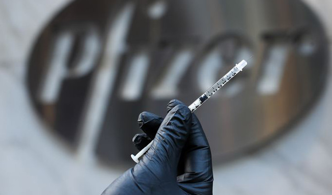 Pfizer aşısı vurulan Kongre üyesi koronaya yakalandı