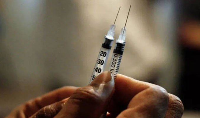 Moderna CEO’su: Kovid-19 aşısı birkaç yıl boyunca koruma sağlayacak
