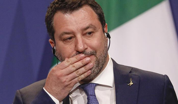 Eski İtalyan Bakan Salvini göçmenleri alıkoyma suçundan yargılanıyor