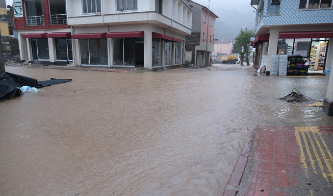 Bozkurt'un sokaklarını yeniden sular altında