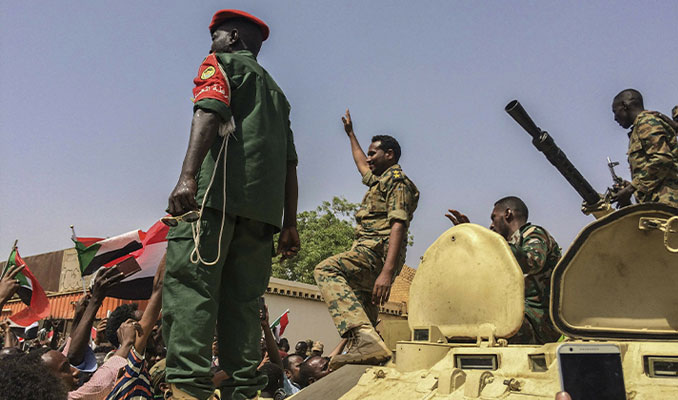 ABD Sudan'a olan 700 milyon dolarlık yardımı askıya aldı
