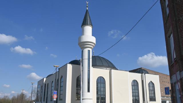 Fransa'da bir cami 'radikal İslam'ı savunduğu' gerekçesiyle kapatıldı!