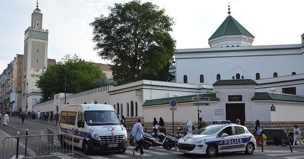 Fransa'da İslam karşıtlığı devam ediyor!