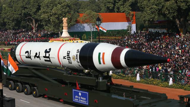Hindistan'da nükleer kapasiteli kıtalar arası balistik füze testi