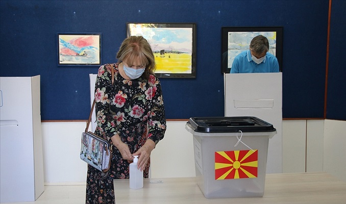 Kuzey Makedonya halkı yerel seçimlerin ikinci turu için sandık başında