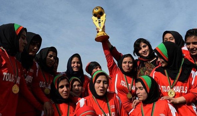İngiltere'den Afgan kadın futbol takımına vize izni